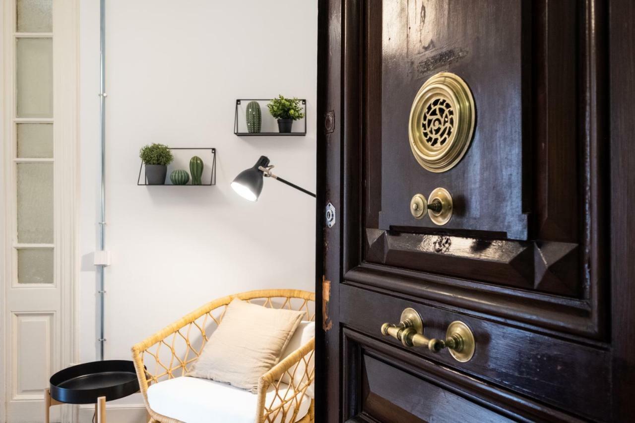 B32-sunny And Modernist For Groups In Center Appartamento Barcellona
