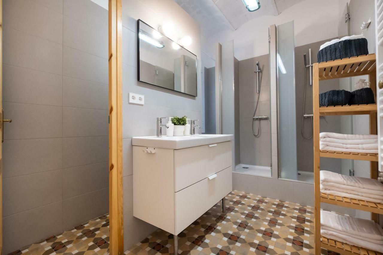 B32-sunny And Modernist For Groups In Center Barcellona