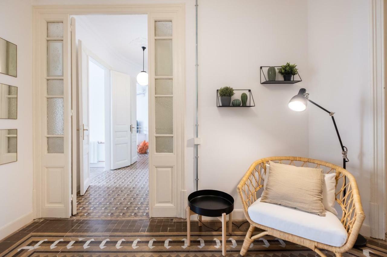 B32-sunny And Modernist For Groups In Center Appartement