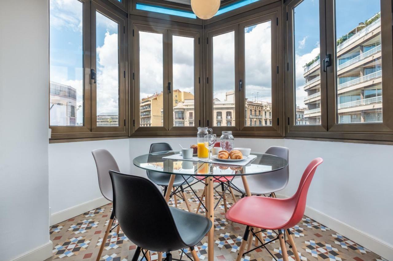 Apartment B32-sunny And Modernist For Groups In Center Barcelona