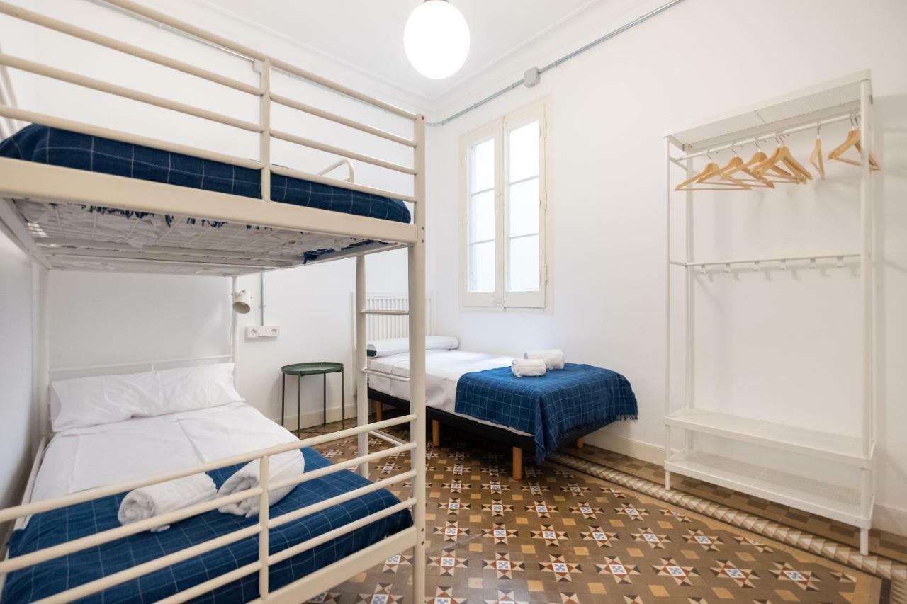 Apartment B32-sunny And Modernist For Groups In Center Barcelona